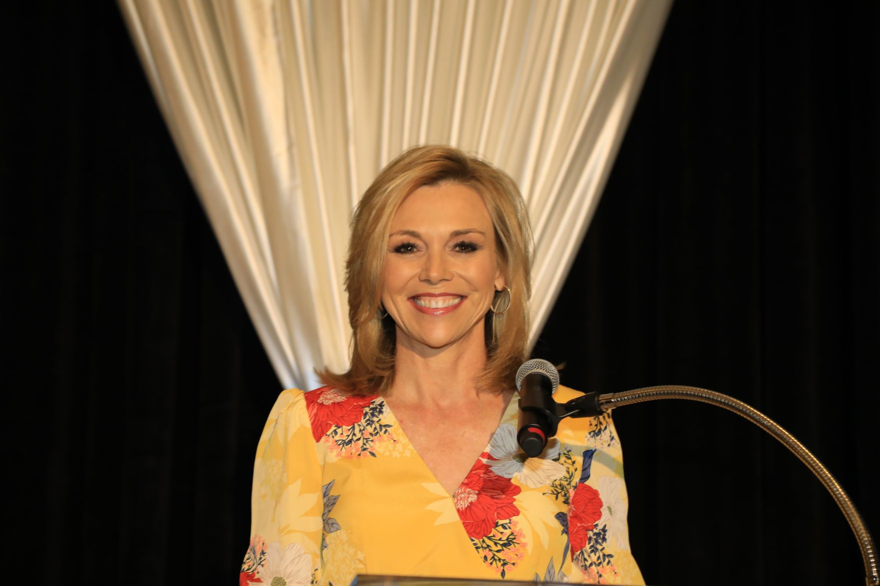 Mistress of Ceremonies Mandy Murphey